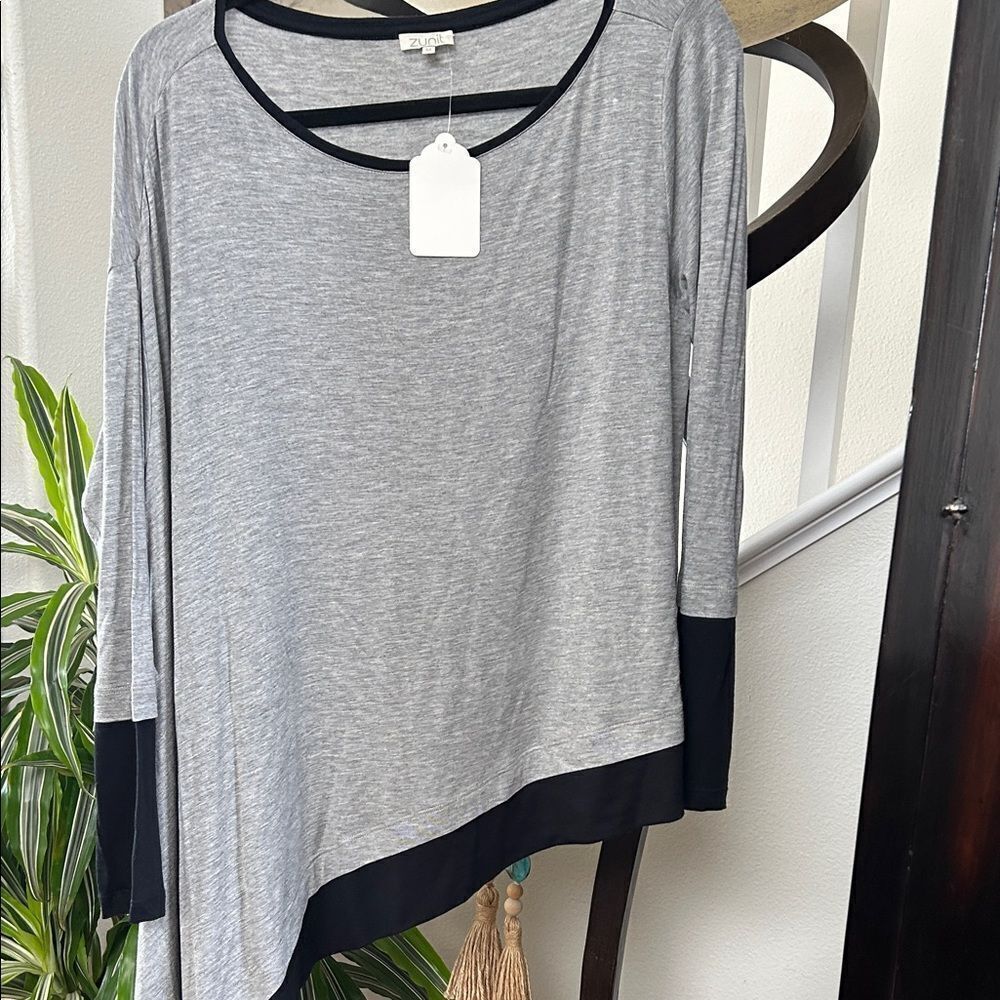 White House Black Market Gray and Black Long Sleeve Top